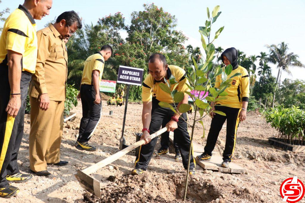 Polres Aceh Utara Tanam 1.465 Pohon untuk Penghijauan