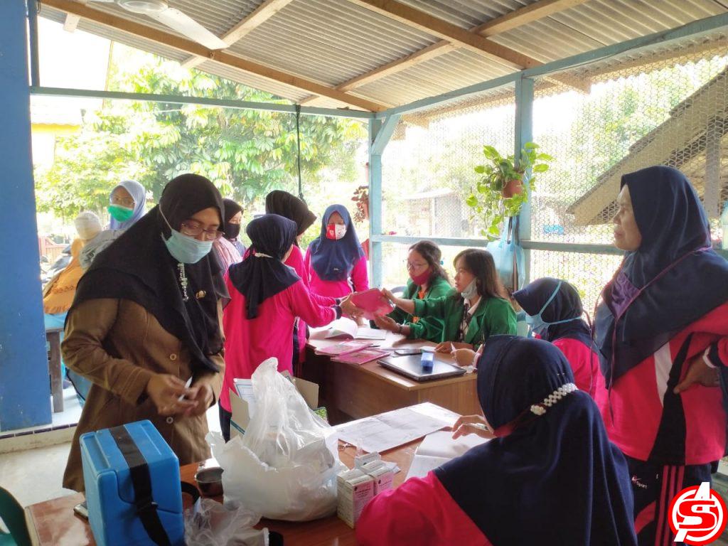 Mahasiswa KKN Kelompok 309 Bantu Ibu PKK di Sei Tualang