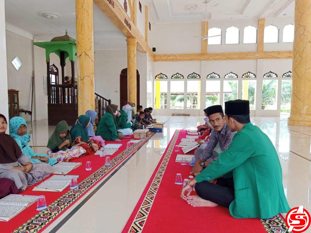 Mahasiswa KKN 088 Buka Pengajian Murattal dan Tilawah Al-qur’an