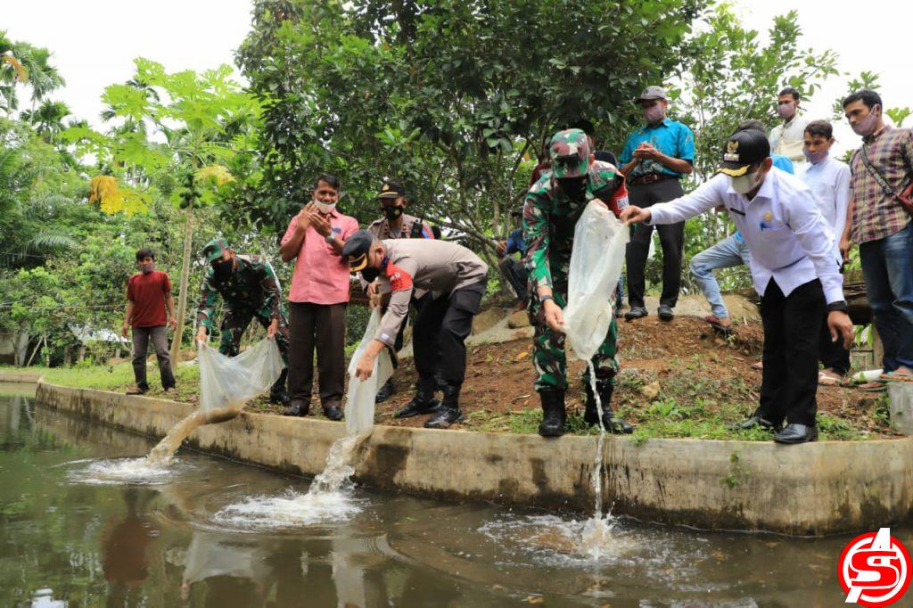 Jelang HUT TNI, Korem 011/LW Bantu 30 Ribu Benih Ikan