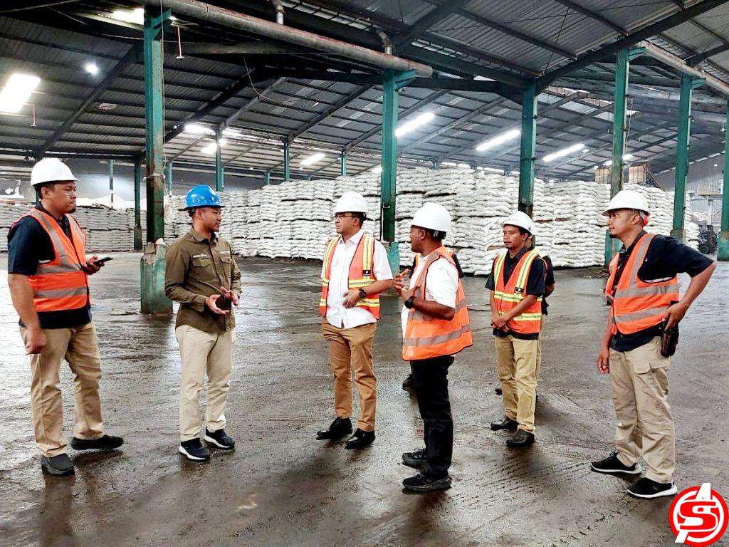 Pastikan Stok Pupuk Aman, Direktur Keuangan dan Manajemen Risiko PIM ke Gudang Medan