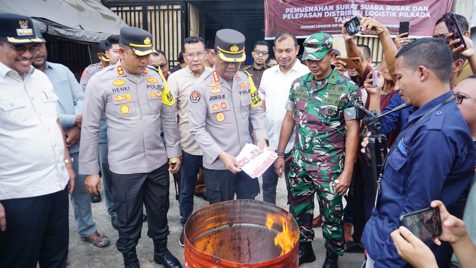 Forkopimda Kota Lhokseumawe “Bakar” Surat Suara Pilkada 2024