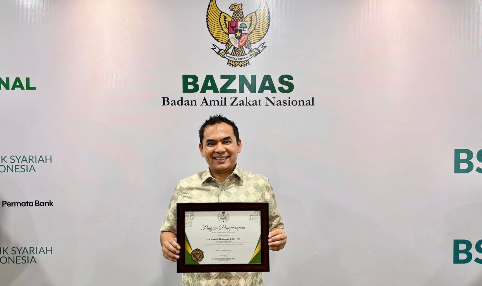 Wali Kota Lhokseumawe Raih BAZNAS Award 2025