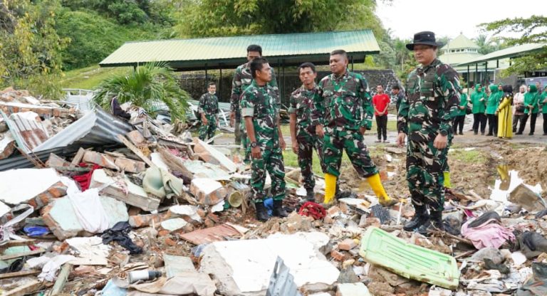 Kunjungan Haru Danrem 011 ke Kodim 0117/Aceh Tamiang: Prajurit Kehilangan Istri dan Anak dalam Longsor