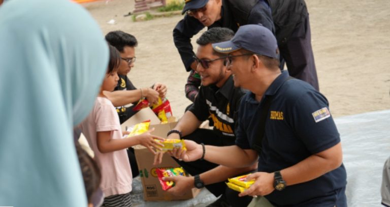 Bea Cukai Aceh Salurkan Bantuan Kemanusiaan untuk Warga Keude Bungkah