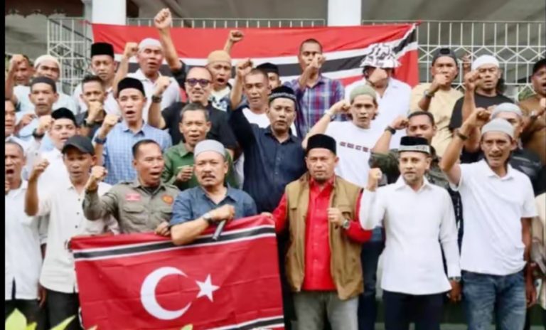 Sumpah Massal Eks Kombatan di Makam Hasan Tiro, Seruan “Aceh Merdeka” Kembali Menggema