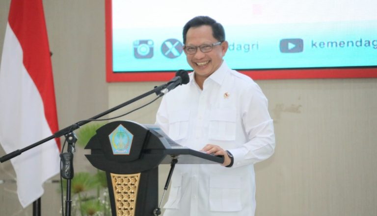 Mendagri Tito: Kepala Desa Harus Naik Kelas, Desa Maju Jadi Benteng Ekonomi dan Penahan Laju Urbanisasi