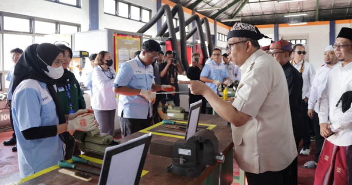 Mau Kerja ke Jepang? Wamenaker Ingatkan Pentingnya Skill dan Bahasa